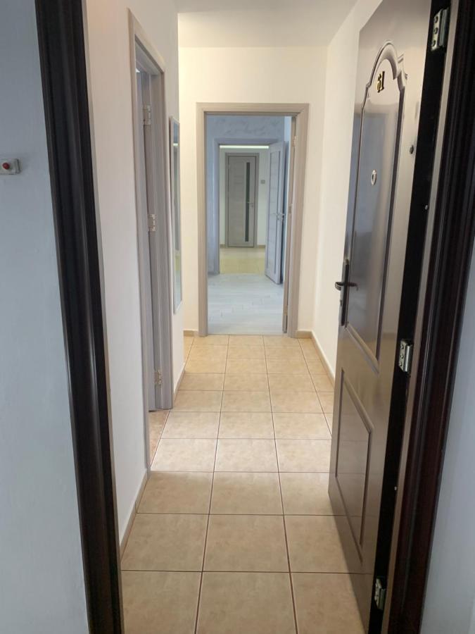Victoriei Boulevard Private Apartment Брашов Екстериор снимка