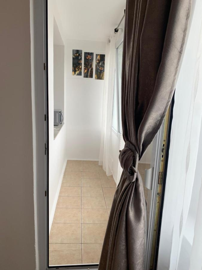 Victoriei Boulevard Private Apartment Брашов Екстериор снимка