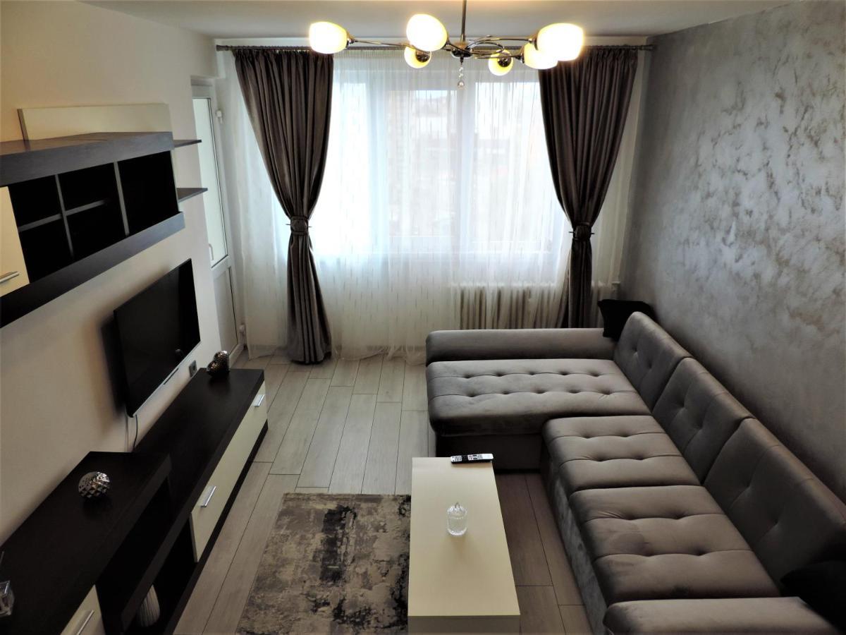 Victoriei Boulevard Private Apartment Брашов Екстериор снимка