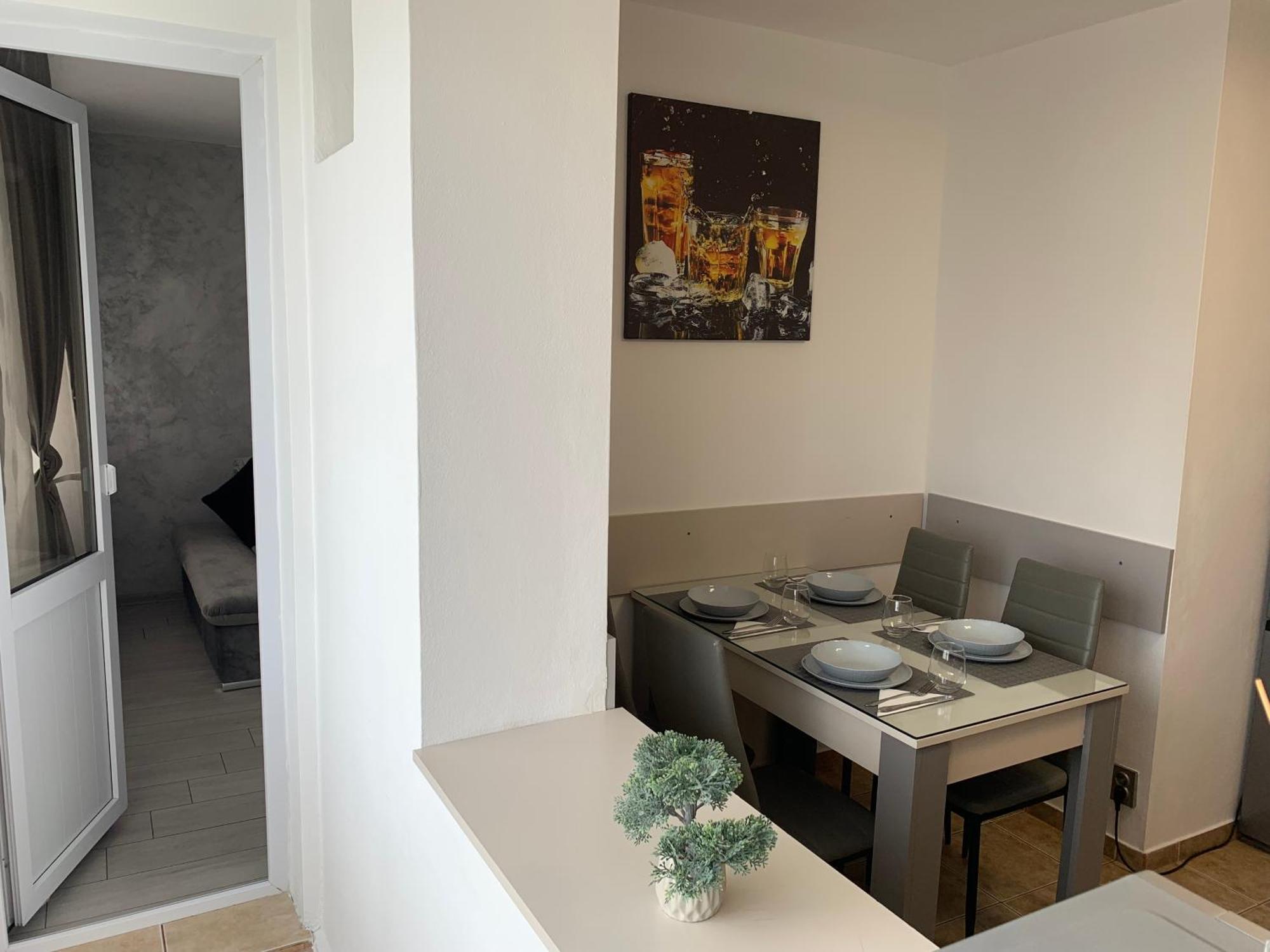 Victoriei Boulevard Private Apartment Брашов Екстериор снимка