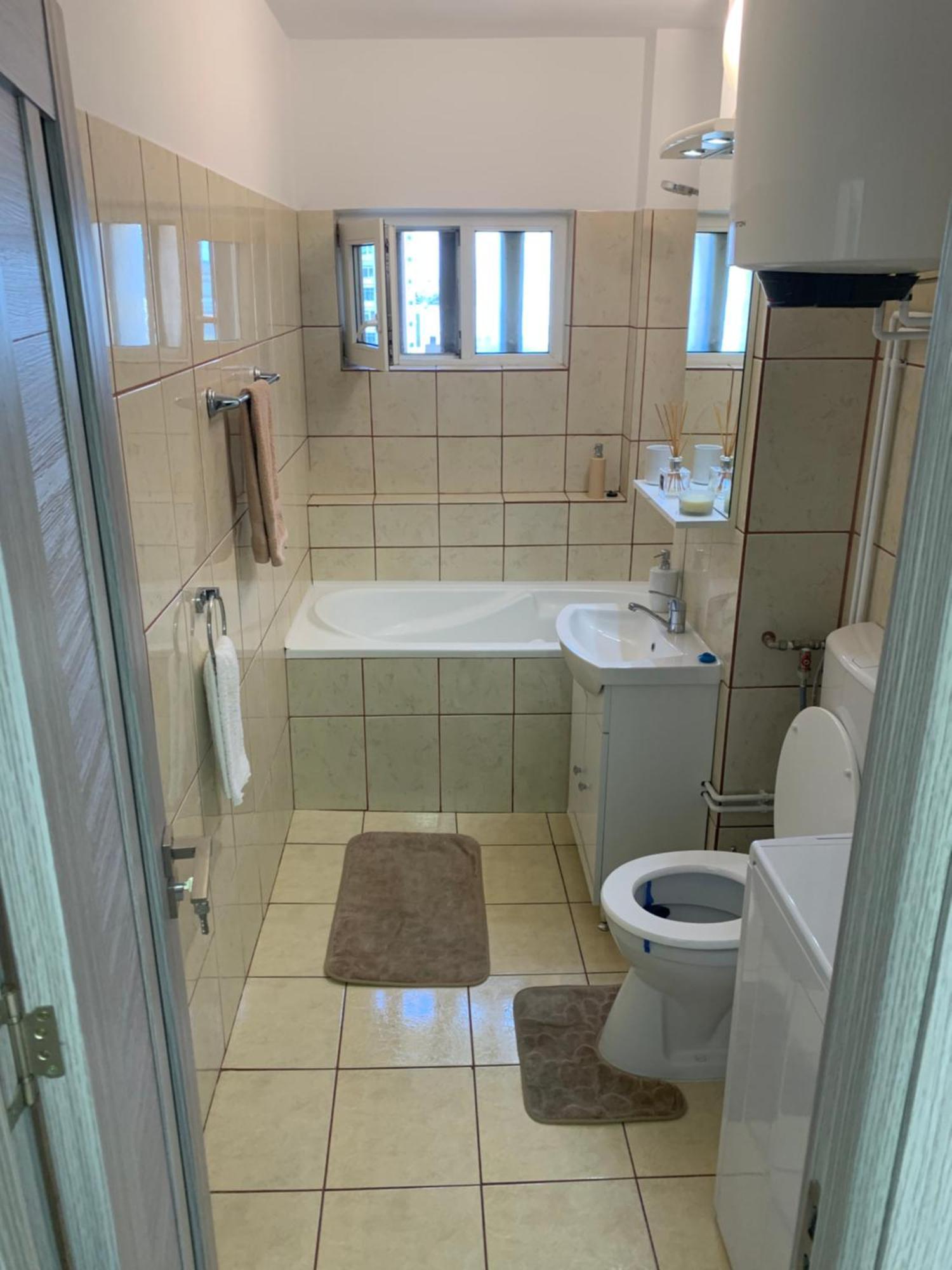 Victoriei Boulevard Private Apartment Брашов Екстериор снимка